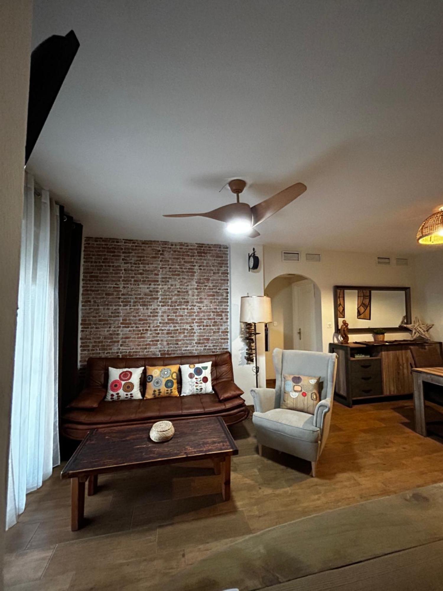 Apartamento Con Encanto Cerca De La Playa El Rosario Marbella Luaran gambar